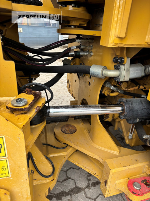 Wheel loader Cat 950M: picture 11