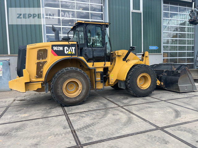 Wheel loader Cat 962M: picture 6