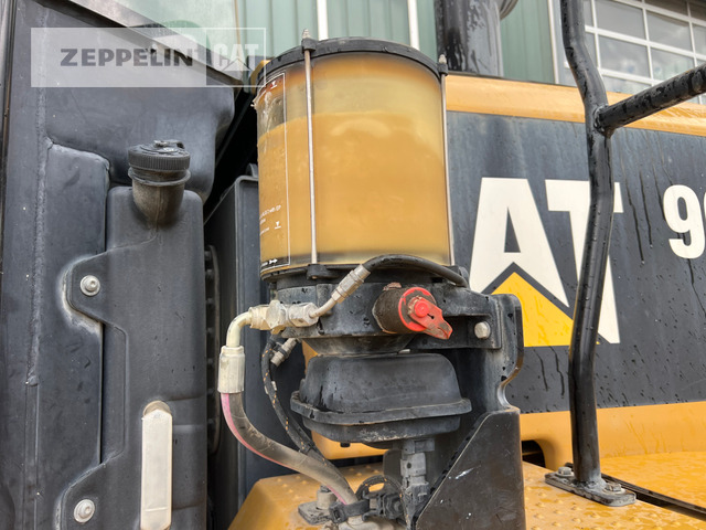 Wheel loader Cat 962M: picture 30