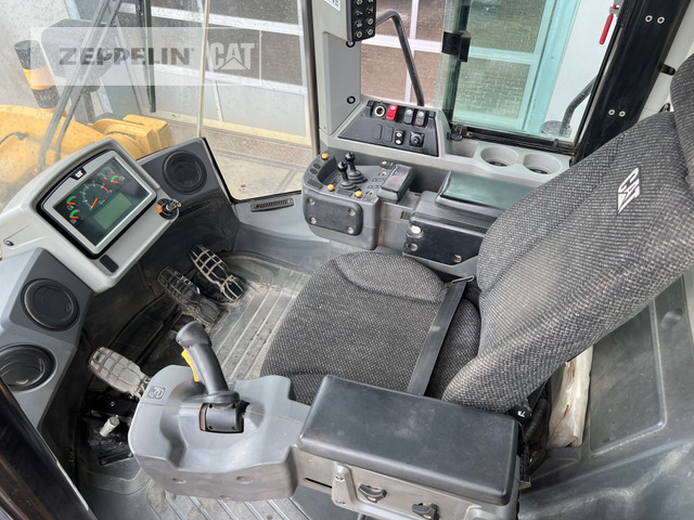 Wheel loader Cat 962M: picture 22