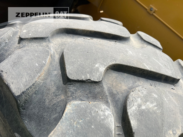 Wheel loader Cat 962M: picture 12