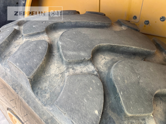 Wheel loader Cat 962M: picture 14