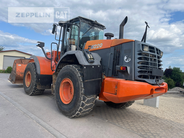 Hitachi ZW220 - Wheel loader: picture 2 Hitachi ZW220 - Wheel loader: picture 2