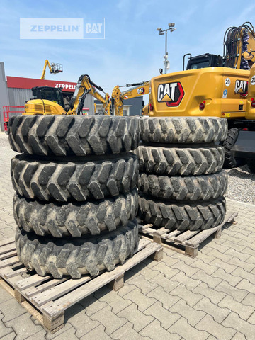 Sonstiges 10.00-20 Mobilbagger - Tire for Construction machinery: picture 1 Sonstiges 10.00-20 Mobilbagger - Tire for Construction machinery: picture 1