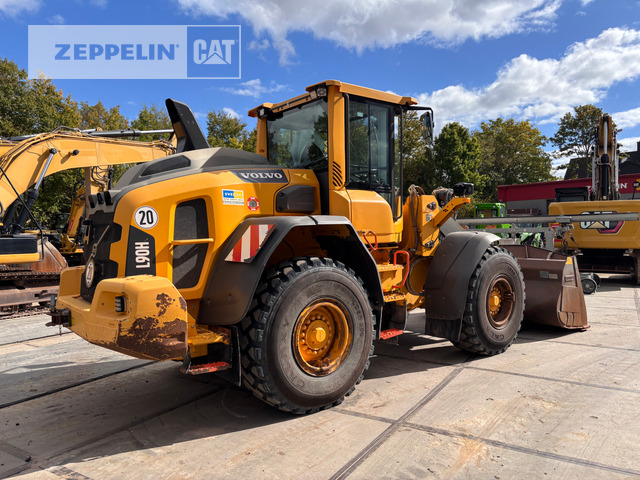 Volvo L90 - Wheel loader: picture 3 Volvo L90 - Wheel loader: picture 3