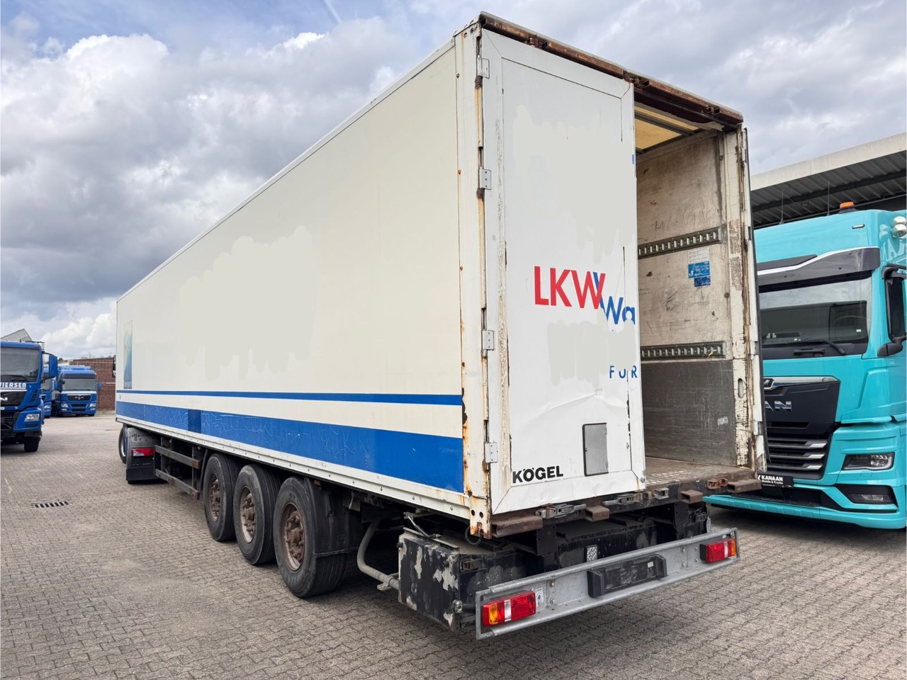 Kögel SPKH 24 Koffer 3-Achser - Closed box semi-trailer: picture 2 Kögel SPKH 24 Koffer 3-Achser - Closed box semi-trailer: picture 2