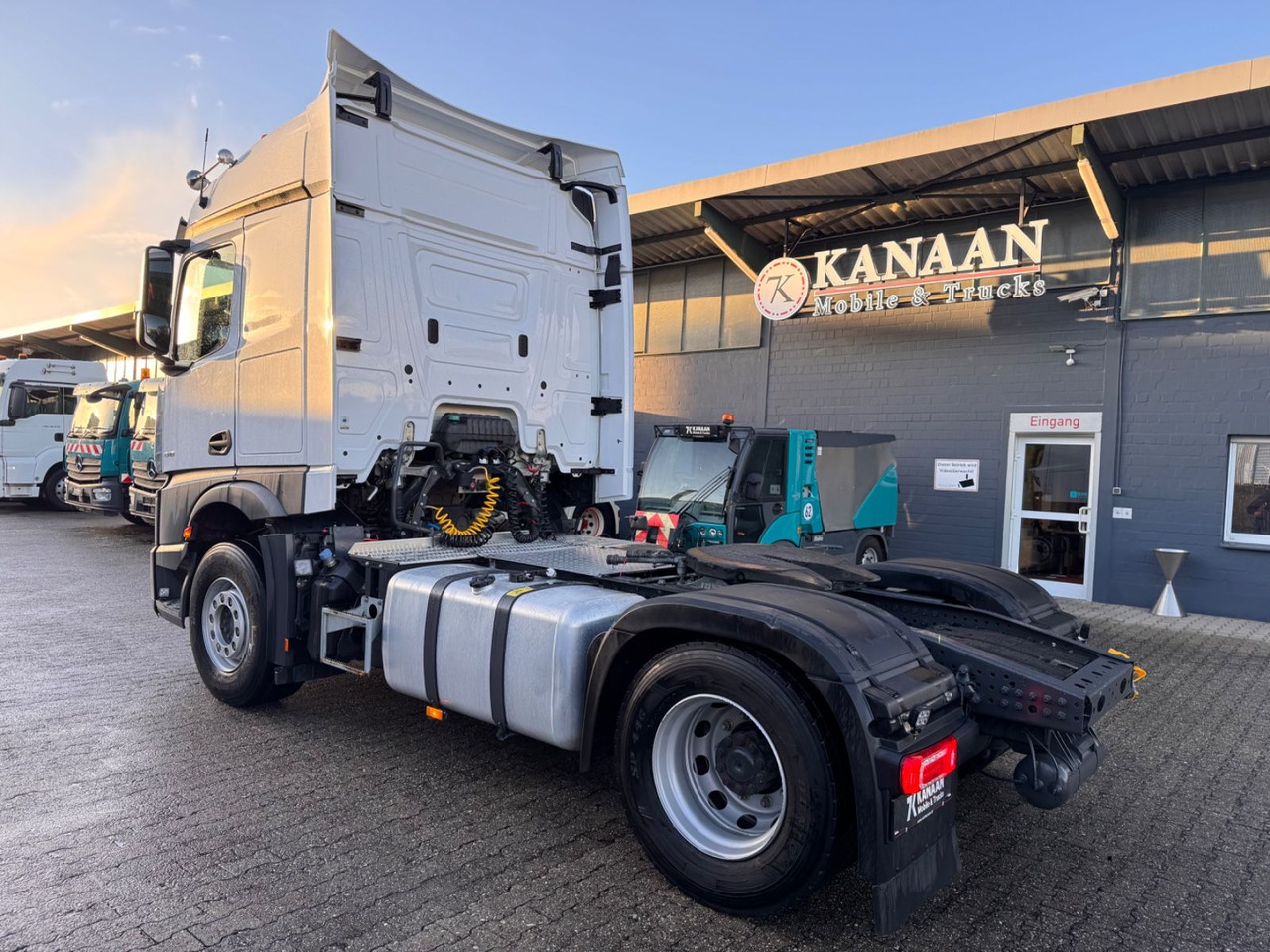 Mercedes-Benz 1846 Actros 5 Hydr. Kipper / Walkingfloor 2-Weg - Tractor unit: picture 4 Mercedes-Benz 1846 Actros 5 Hydr. Kipper / Walkingfloor 2-Weg - Tractor unit: picture 4