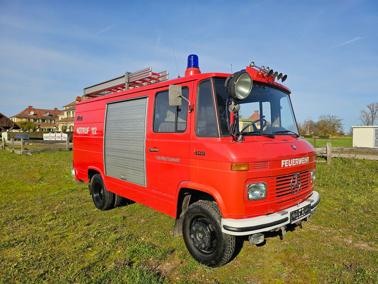 Mercedes-Benz 409 Feuerwehr Oldtimer Eventfahrzeug Traumauto - Van: picture 1 Mercedes-Benz 409 Feuerwehr Oldtimer Eventfahrzeug Traumauto - Van: picture 1