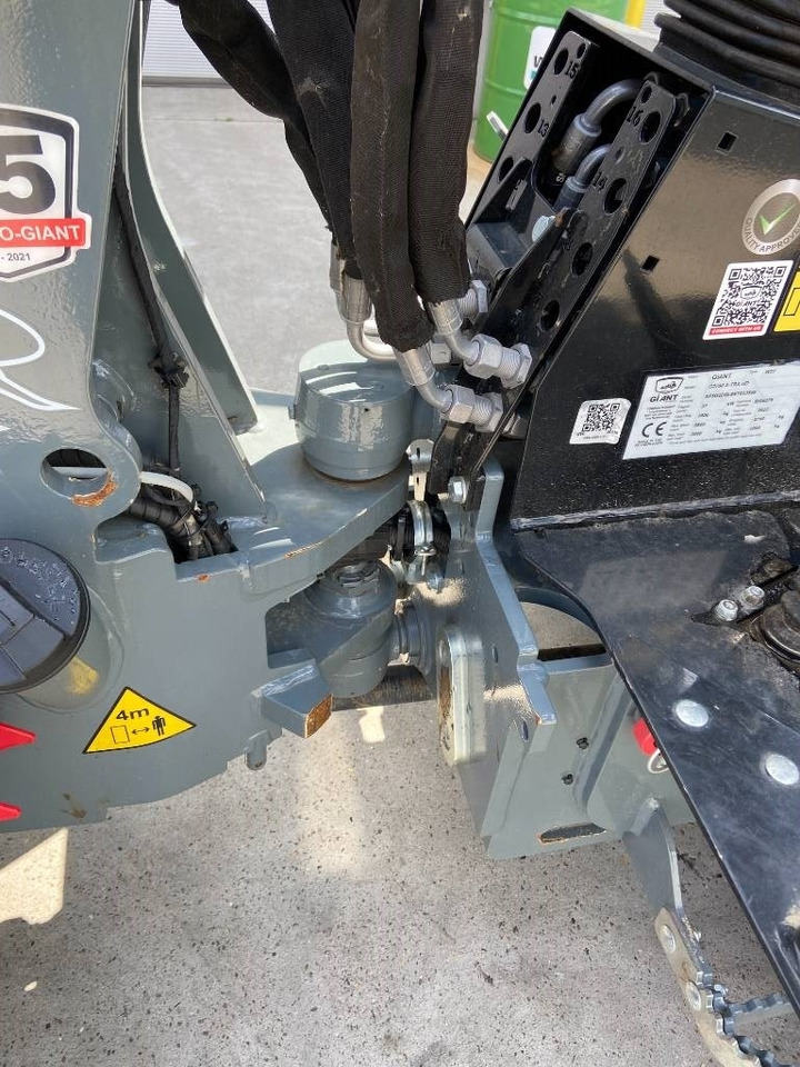 Wheel loader GiANT G 2700 X-tra HD: picture 8