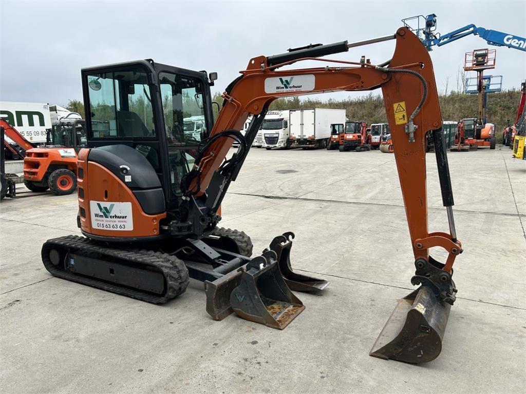 Hitachi ZX33U-6 (7789) - Mini excavator: picture 5 Hitachi ZX33U-6 (7789) - Mini excavator: picture 5