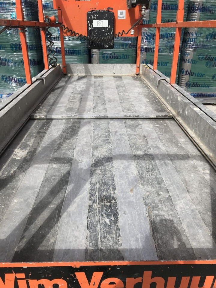 JLG 3246ES (1240) - Scissor lift: picture 3 JLG 3246ES (1240) - Scissor lift: picture 3