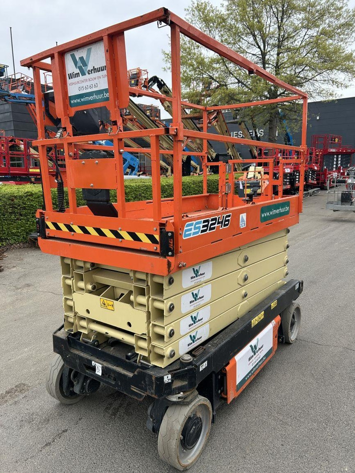 JLG 3246ES (6778) - Scissor lift: picture 1 JLG 3246ES (6778) - Scissor lift: picture 1