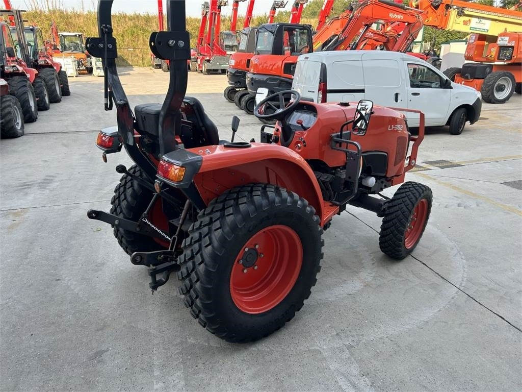 Kubota L1-382 (5278) - Municipal tractor: picture 5 Kubota L1-382 (5278) - Municipal tractor: picture 5