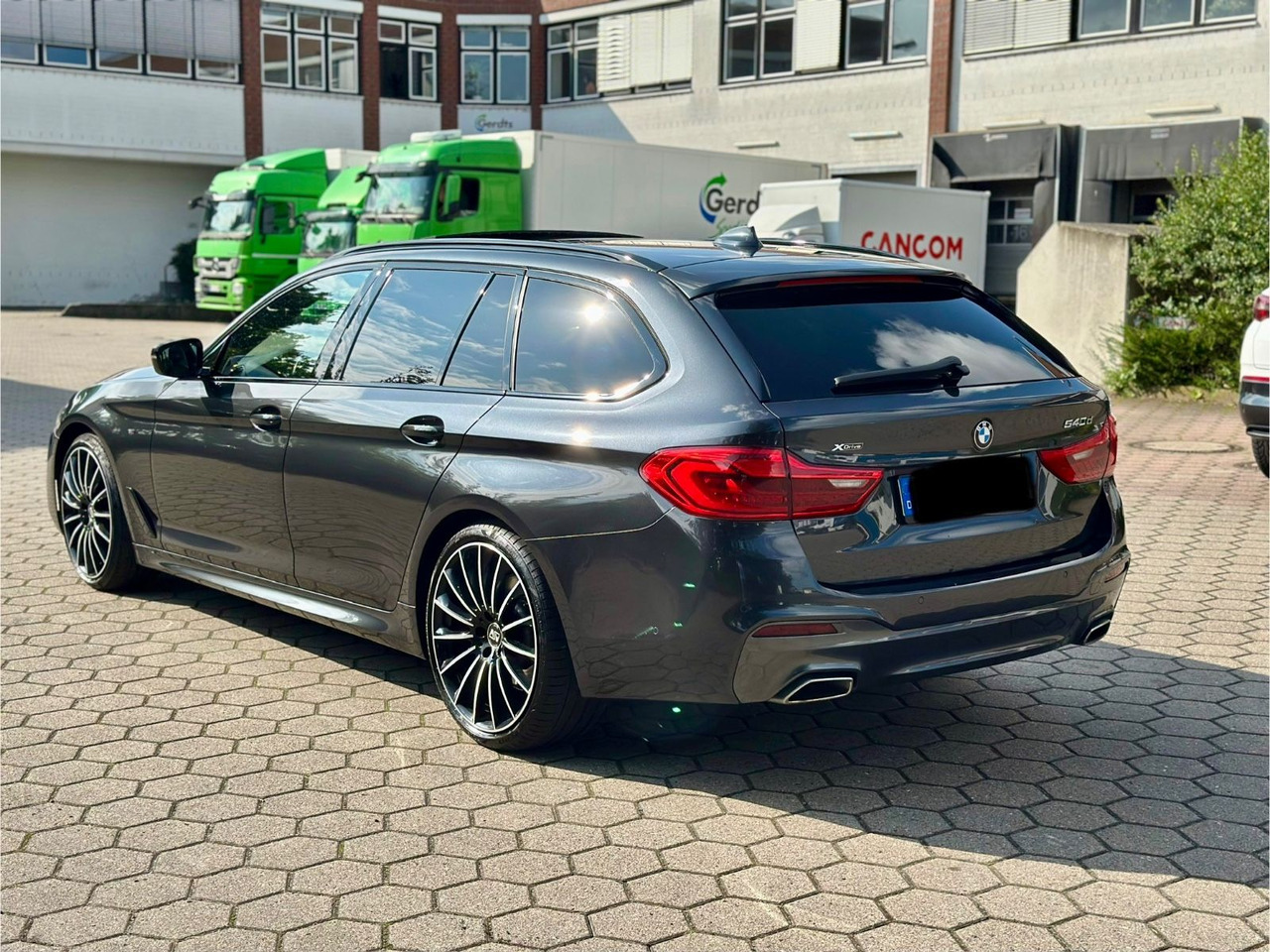 BMW M 540d xD Touring A*M Sport*HuD*20 Zoll*Pano*LED - Station wagon: picture 2 BMW M 540d xD Touring A*M Sport*HuD*20 Zoll*Pano*LED - Station wagon: picture 2