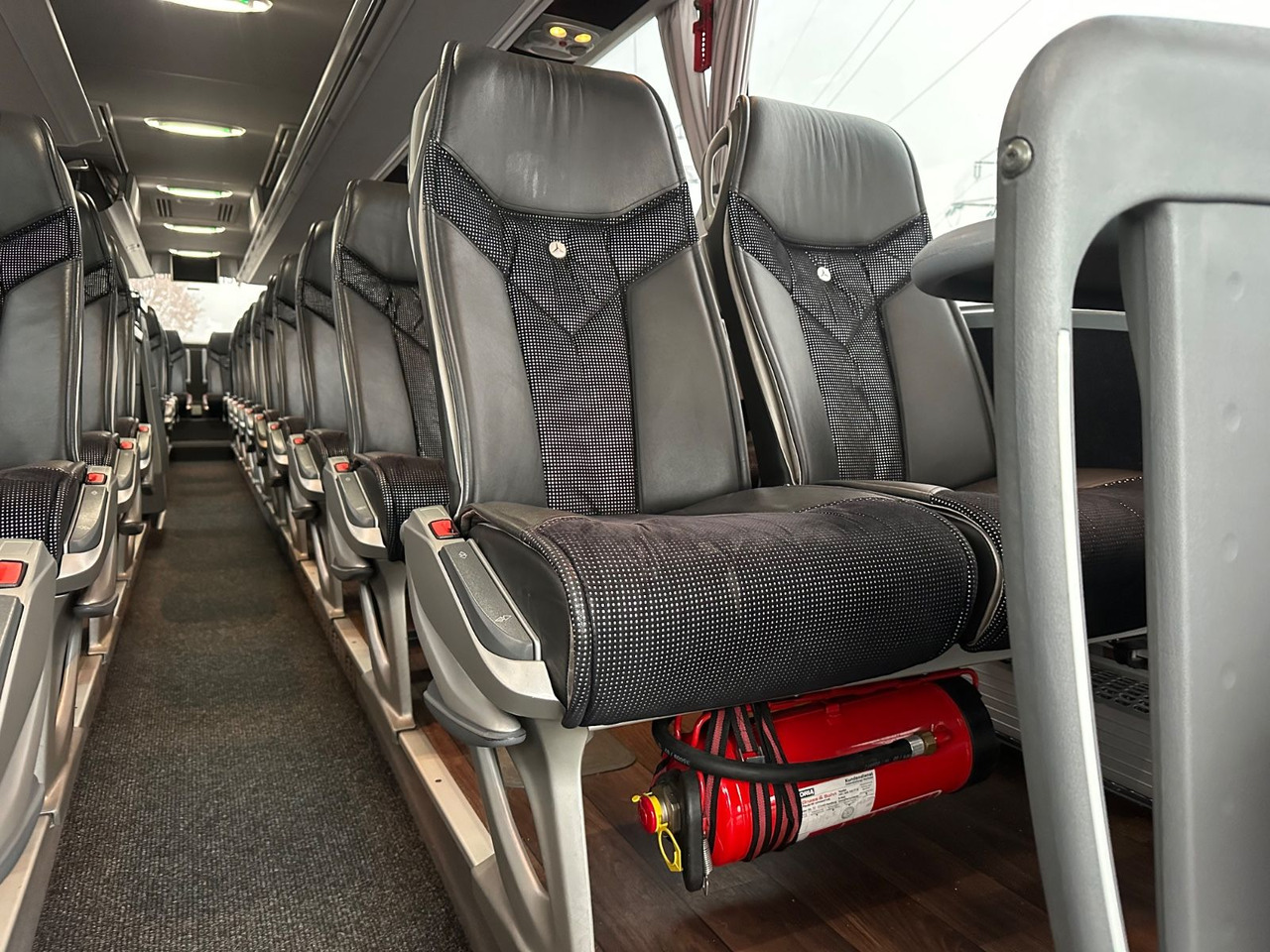 Coach Mercedes-Benz Tourismo O350 15 RHD (205 tKm*DE*TOP): picture 6 Coach Mercedes-Benz Tourismo O350 15 RHD (205 tKm*DE*TOP): picture 6