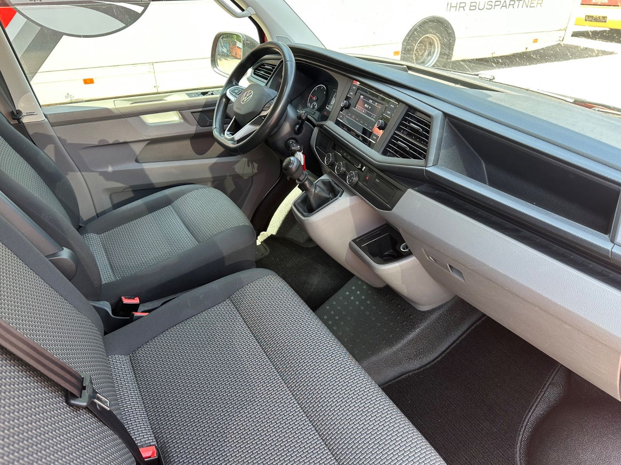 Volkswagen T6 Kombi (PDC Hi*ACC*StandHz*9 Sitzer*AC) - Passenger van: picture 5 Volkswagen T6 Kombi (PDC Hi*ACC*StandHz*9 Sitzer*AC) - Passenger van: picture 5