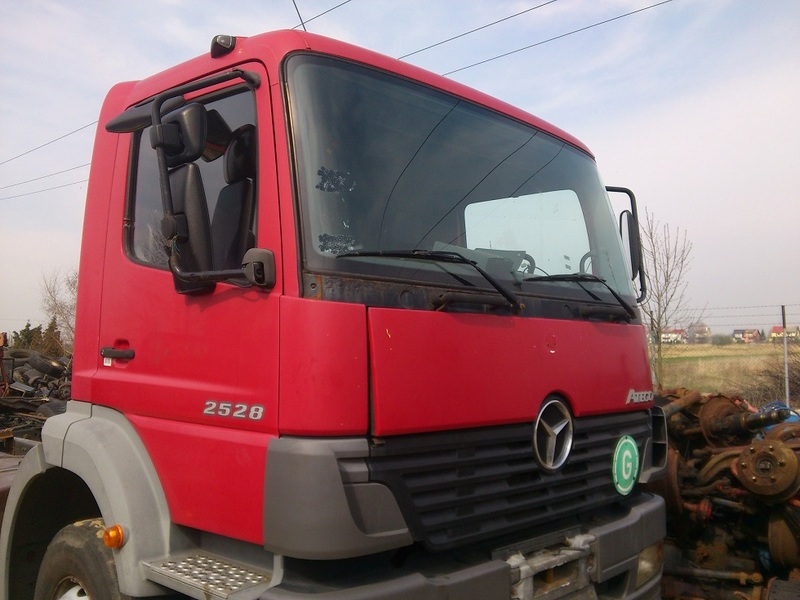 MERCEDES BENZ ATEGO 1823 1828 2528 - Cab: picture 3 MERCEDES BENZ ATEGO 1823 1828 2528 - Cab: picture 3